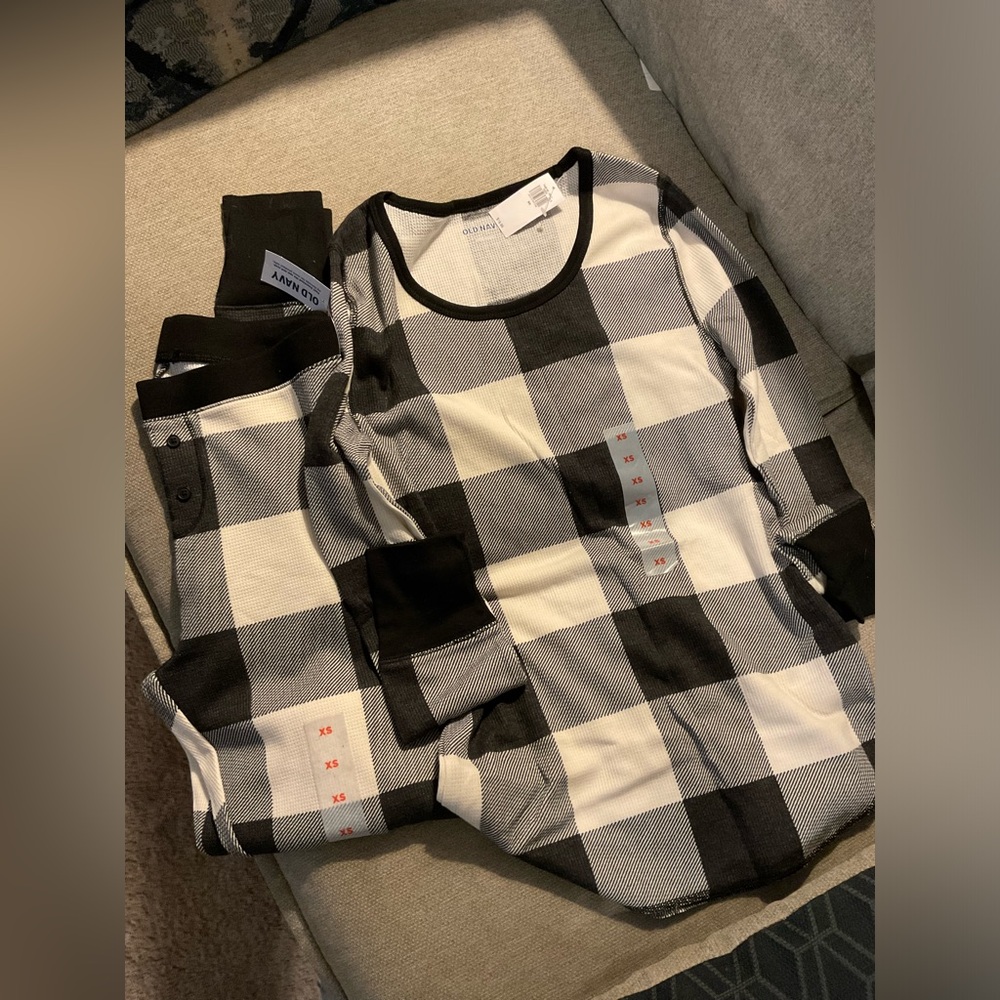 Old Navy Checkered Long Sleeve and Pants Pajamas Size XS NWT